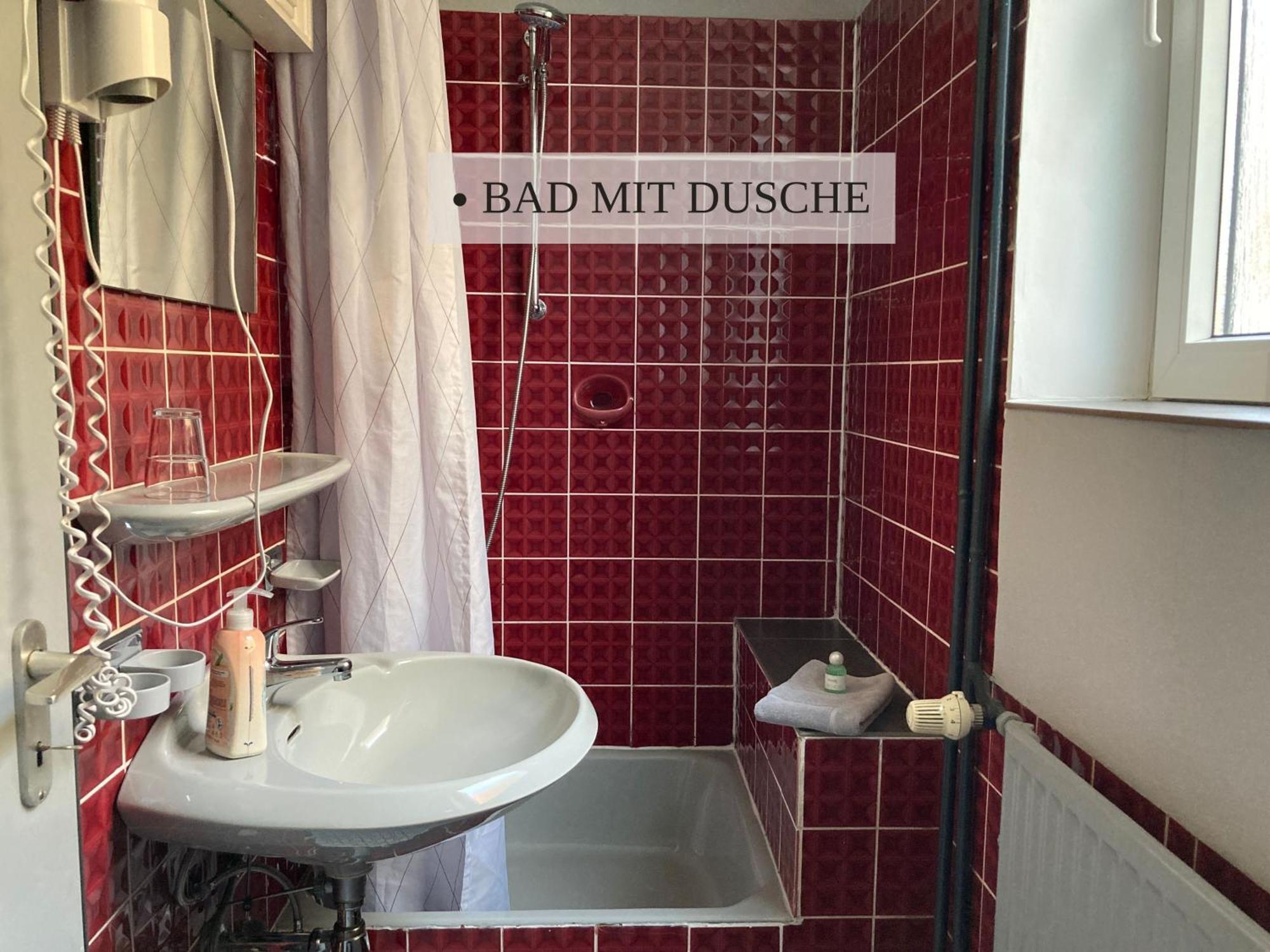 Haus Krabbe Apartments, Zentral Gelegen Im Idyllischen Nordseeort Zwischen Bremerhaven Und Cuxhaven, Hunde Kostenfrei Willkommen, Hauseigene Kostenfreie Parkplaetze Wremen Luaran gambar